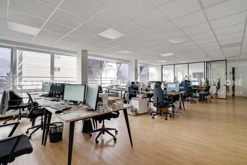 Bureau dans Paris à louer - Photo de l’immeuble – Image 1 sur 6