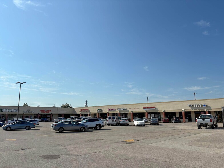 10910-10998 Fuqua St, Houston, TX à louer - Photo de l’immeuble – Image 2 sur 9