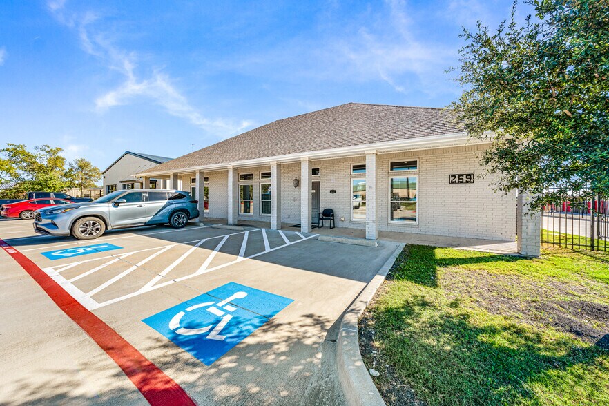 Ranch Trail Portfolio portefeuille de 2 biens à vendre sur LoopNet.fr - Photo de l’immeuble – Image 1 sur 16