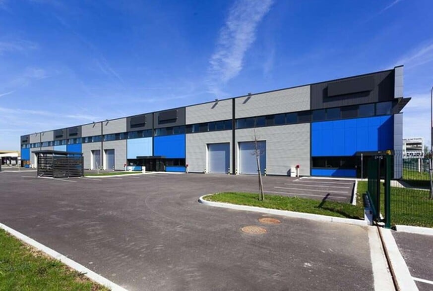 21 Rue Marcel Mérieux, Corbas à louer - Photo de l’immeuble – Image 1 sur 10