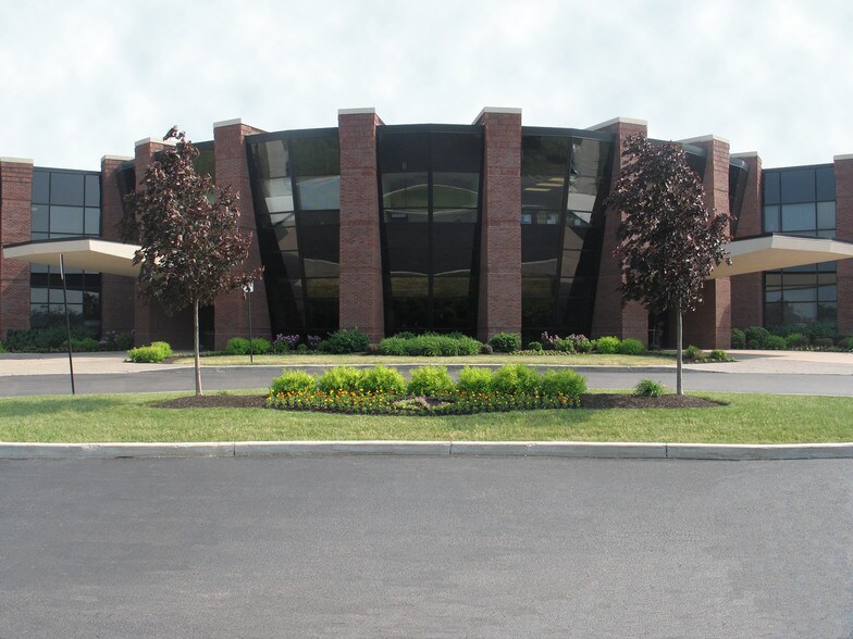 100 College Pky, Williamsville, NY à louer - Photo de l’immeuble – Image 2 sur 3
