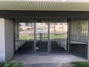 1126-1140 E Chestnut Ave, Santa Ana, CA à louer Photo intérieure– Image 2 sur 9
