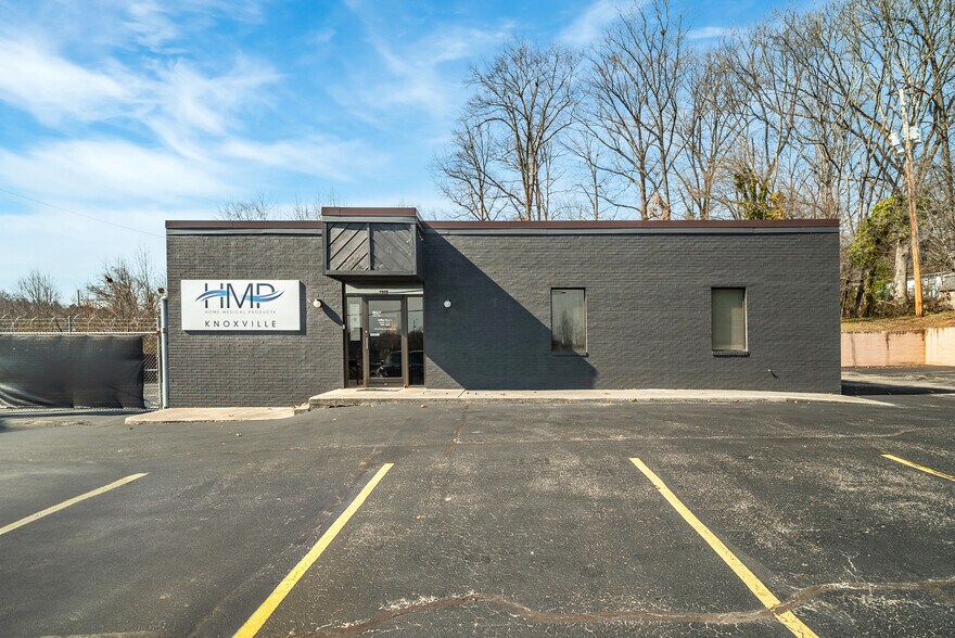 1505 Hollywood Rd, Knoxville, TN à louer - Photo de l’immeuble – Image 2 sur 24