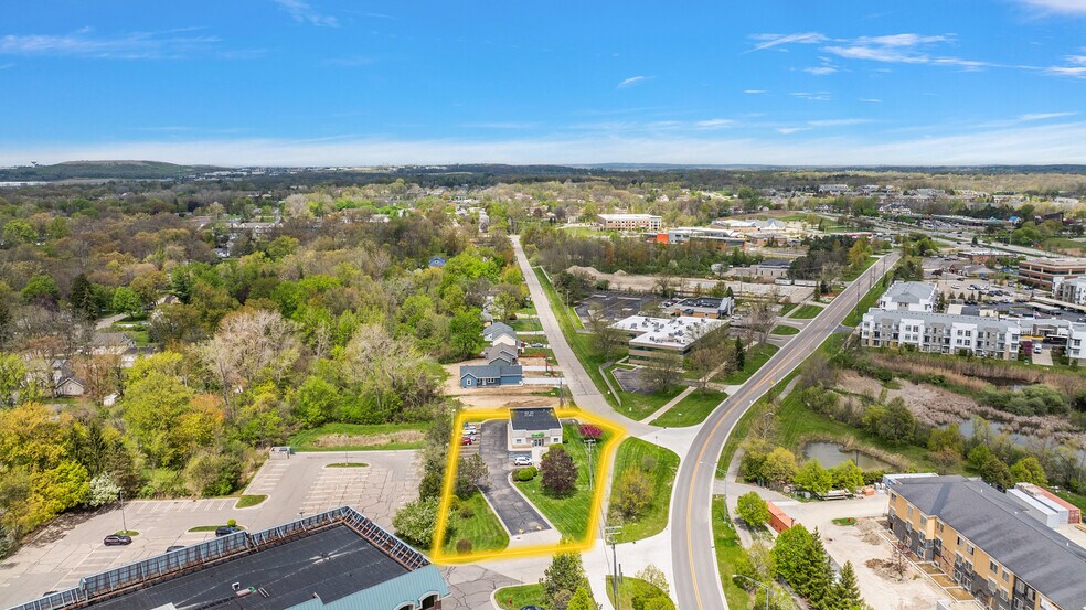 3297 Five Points Dr, Auburn Hills, MI à vendre - Photo de l’immeuble – Image 3 sur 9