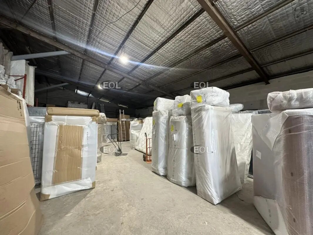 Local d’activités dans BERRE-L'ETANG à louer Photo de l’immeuble– Image 1 sur 4