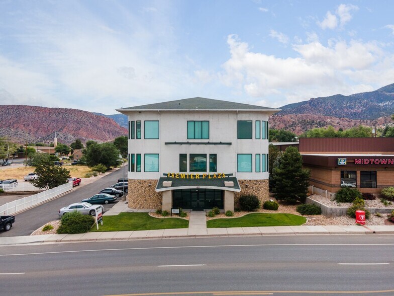 427 S Main St, Cedar City, UT à louer - Photo de l’immeuble – Image 3 sur 5