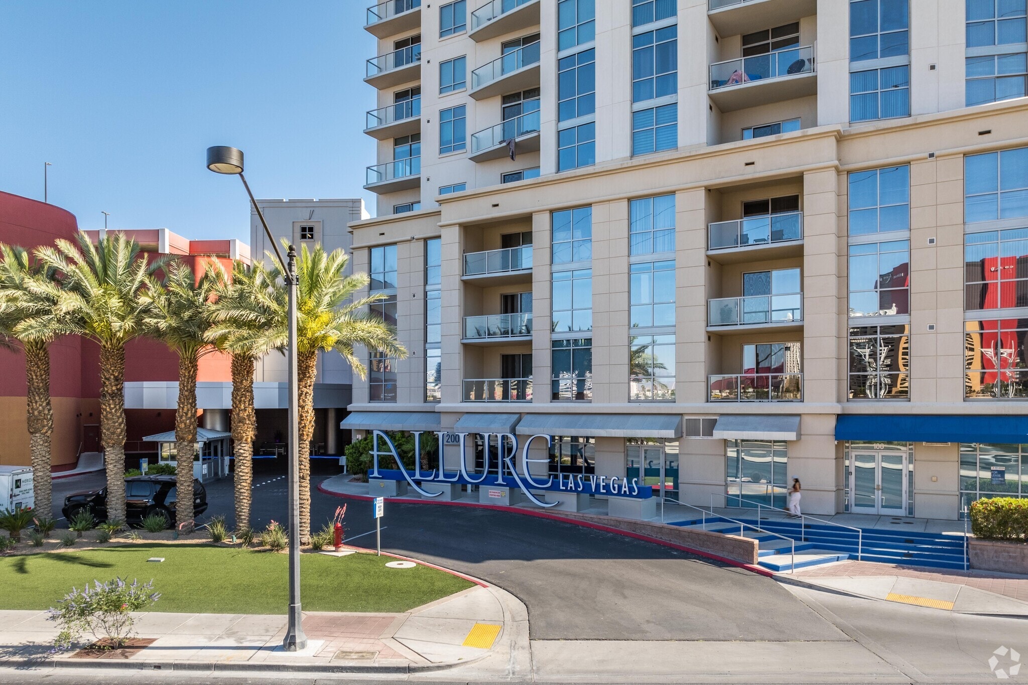 200 W Sahara Ave, Las Vegas, NV à louer Photo principale– Image 1 sur 6