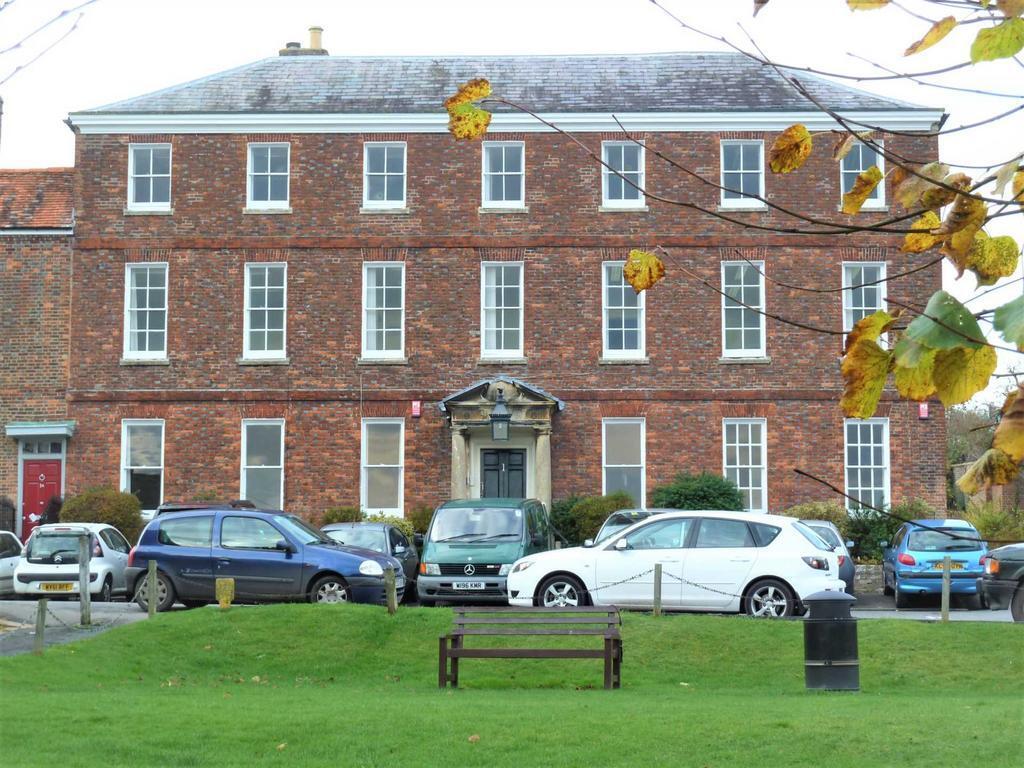 1 The Green, Marlborough à louer Photo de l’immeuble– Image 1 sur 12