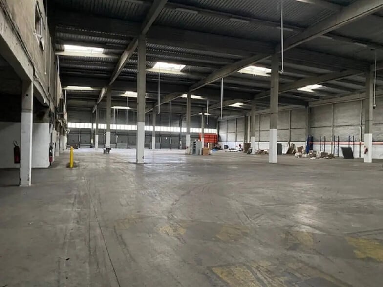 Industriel/Logistique dans SAINT-OUEN-L'AUMONE à louer - Photo de l’immeuble – Image 3 sur 6