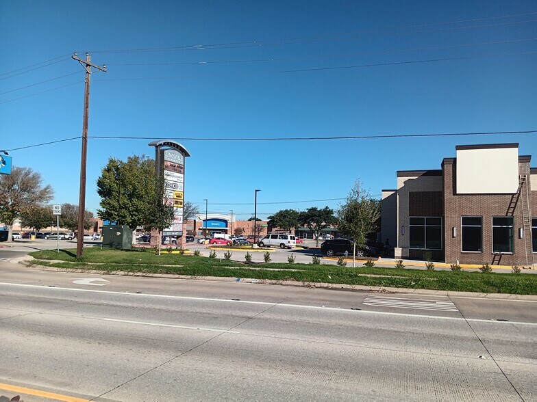 1505 Justin Rd, Lewisville, TX à louer - Photo de l’immeuble – Image 3 sur 11