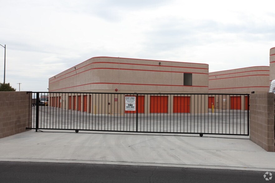 3290 N Rancho Dr, Las Vegas, NV à vendre - Photo de l’immeuble – Image 2 sur 4