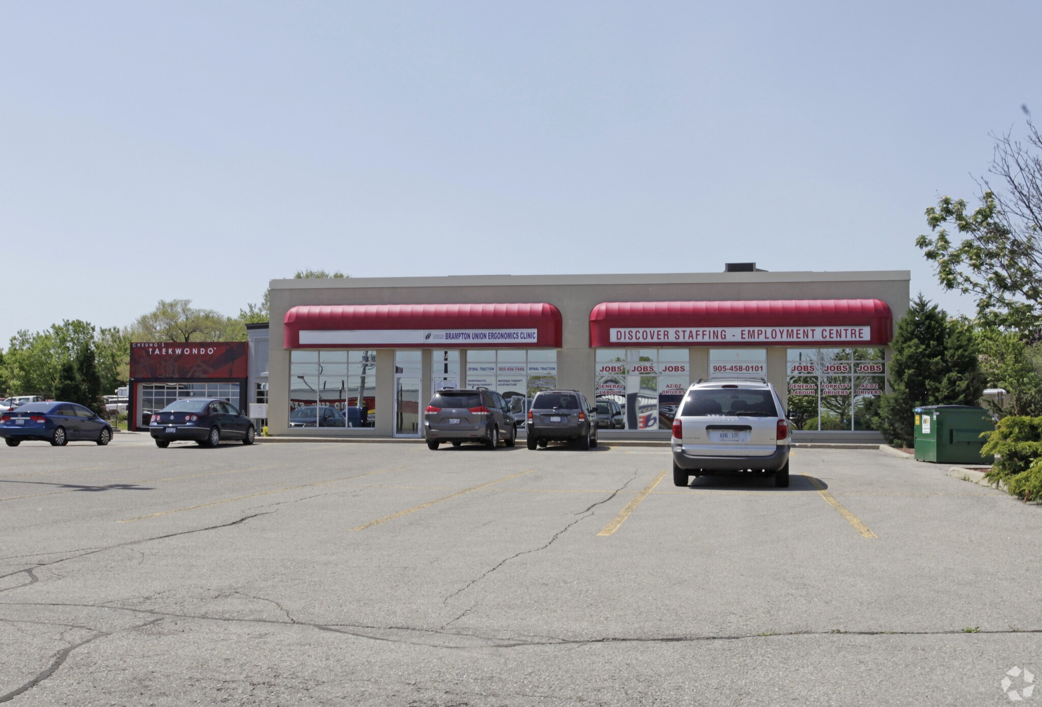 109 Kennedy Rd S, Brampton, ON à louer Photo principale– Image 1 sur 3
