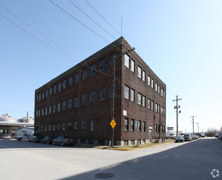 1343 Knox St, North Kansas City, MO à vendre - Photo de l’immeuble – Image 1 sur 17