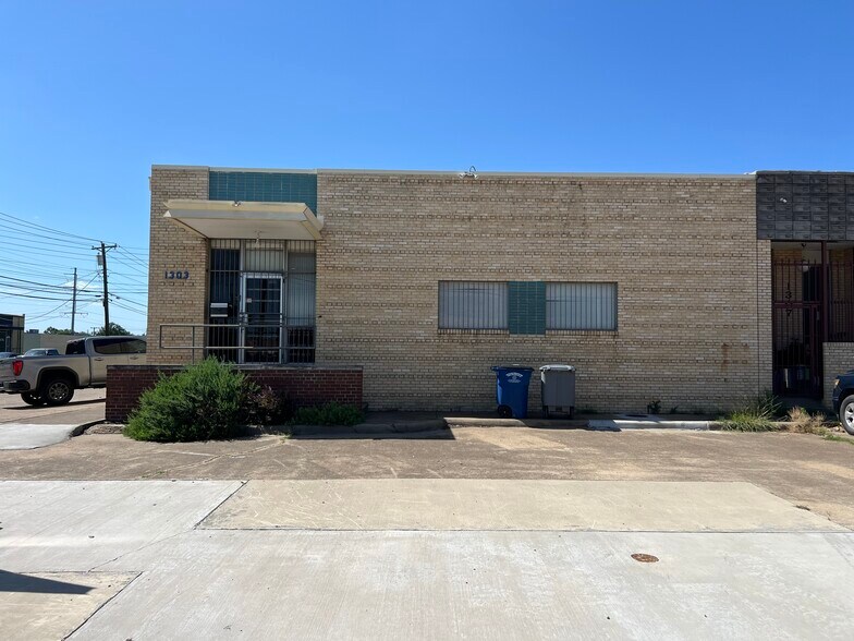 1303 Chemical St, Dallas, TX à louer - Photo de l’immeuble – Image 2 sur 7