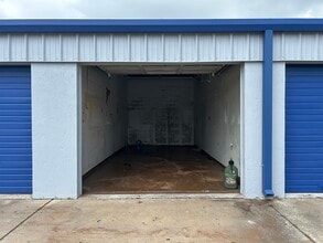 249-268 Seaboard Ave, Venice, FL à louer Photo intérieure– Image 2 sur 4