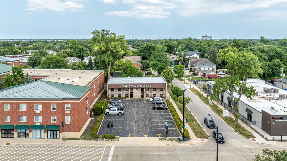 401 N York St, Elmhurst, IL à vendre - Photo de l’immeuble – Image 2 sur 21