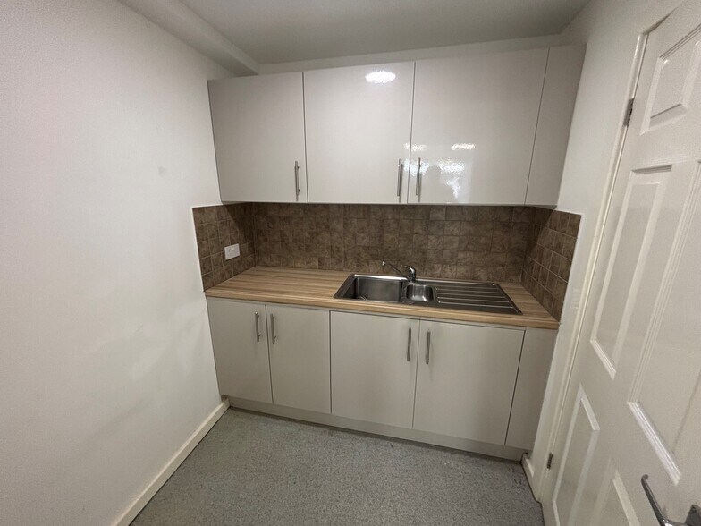 119A-B High St, Rushden à louer - Photo de l’immeuble – Image 3 sur 5