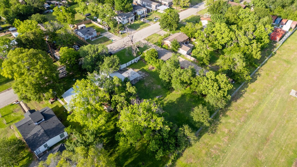141 Campbell Ave, Pasadena, TX à louer - Photo de l’immeuble – Image 2 sur 10
