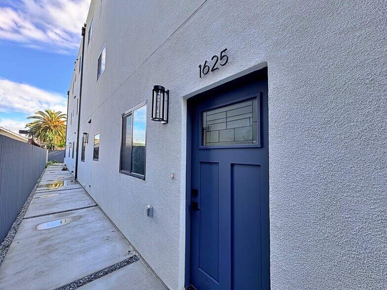 1625 W 37th Pl, Los Angeles, CA à vendre - Photo de l’immeuble – Image 2 sur 19