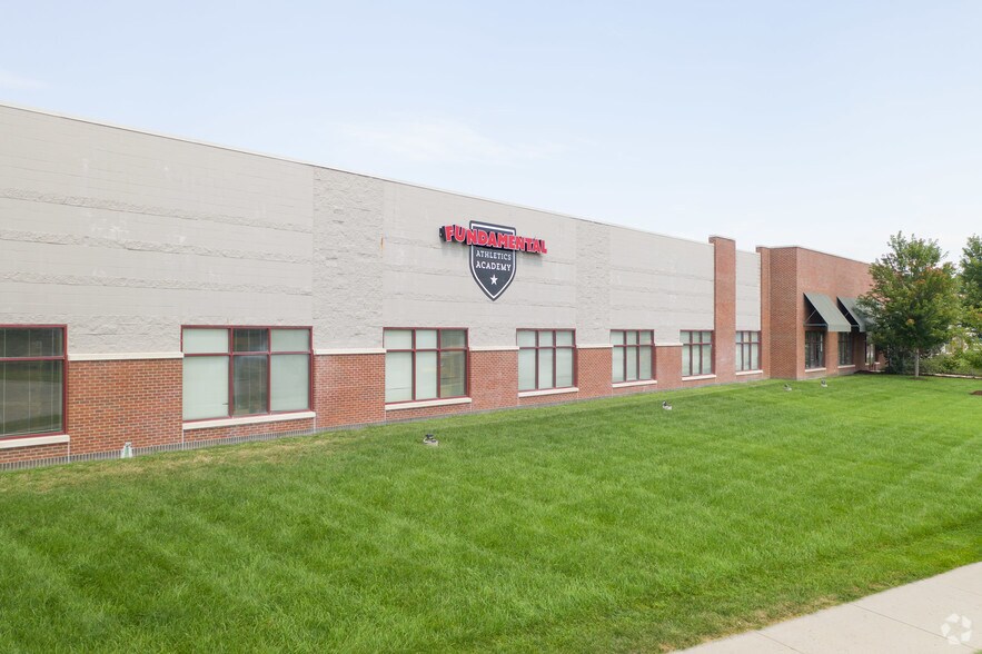 8400 Cody Dr, Lincoln, NE à louer - Photo de l’immeuble – Image 2 sur 15
