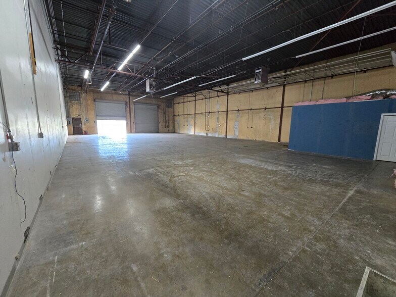 5700-5788 Distribution Dr, Memphis, TN à louer - Photo de l’immeuble – Image 2 sur 10