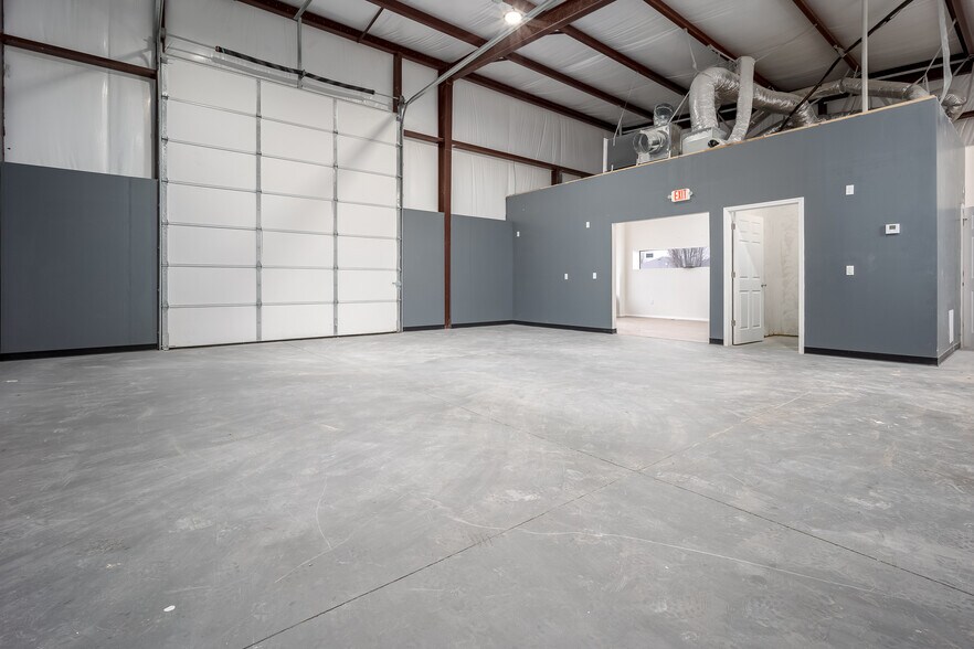228 N Chisholm Trail Way, Mustang, OK à louer - Photo de l’immeuble – Image 3 sur 16
