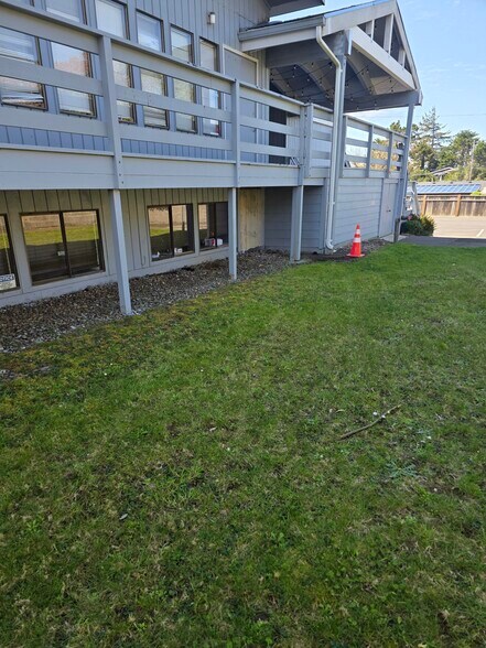 215 NW 15th St, Newport, OR à vendre - Photo de l’immeuble – Image 2 sur 9