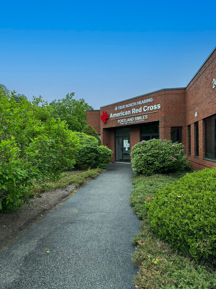 2401 Congress St, Portland, ME à vendre - Photo de l’immeuble – Image 3 sur 4