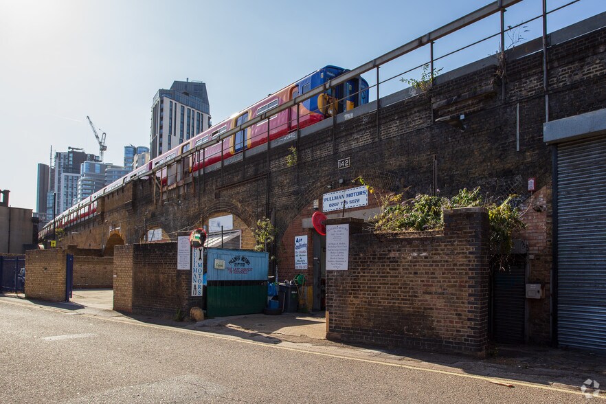 Newport St, Londres à louer - Photo de l’immeuble – Image 2 sur 4