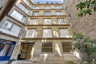 137 Avenue Victor Hugo, Paris à louer Photo de l’immeuble– Image 1 sur 6