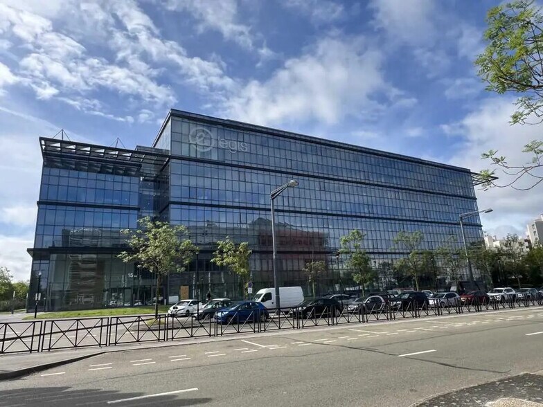 15 Avenue Du Centre, Guyancourt à louer - Photo de l’immeuble – Image 2 sur 15