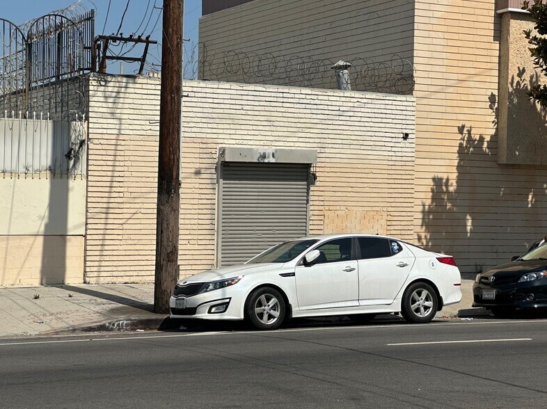 3207 S Main St, Los Angeles, CA à vendre - Photo de l’immeuble – Image 2 sur 3