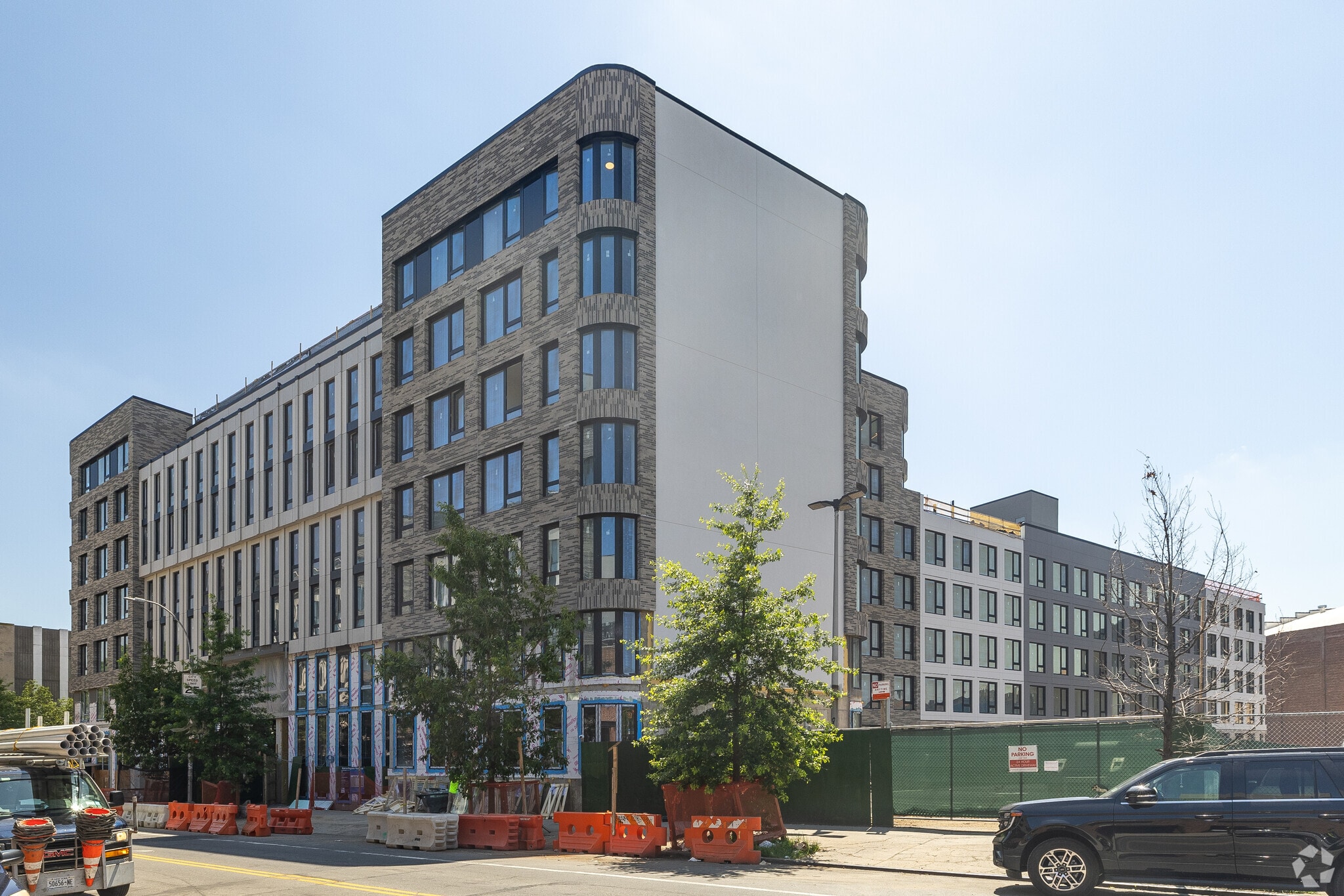 2360 Bedford Ave, Brooklyn, NY à louer Photo principale– Image 1 sur 3