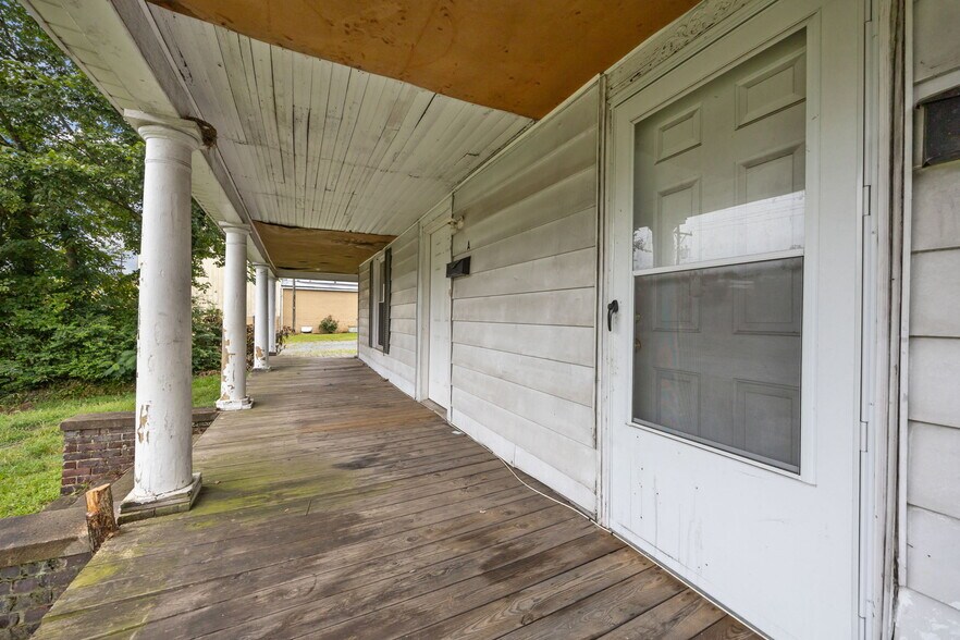 112 Tucker St, Burlington, NC à vendre - Photo principale – Image 2 sur 34