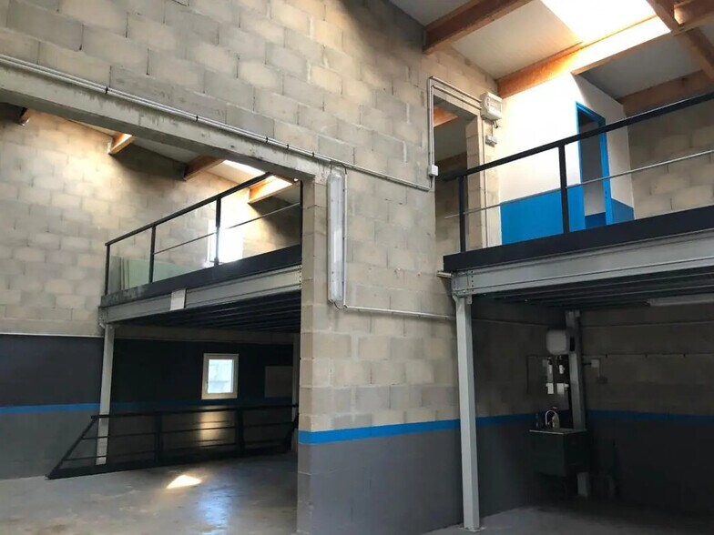 Industriel/Logistique dans Ballancourt-sur-Essonne à louer - Photo de l’immeuble – Image 3 sur 3