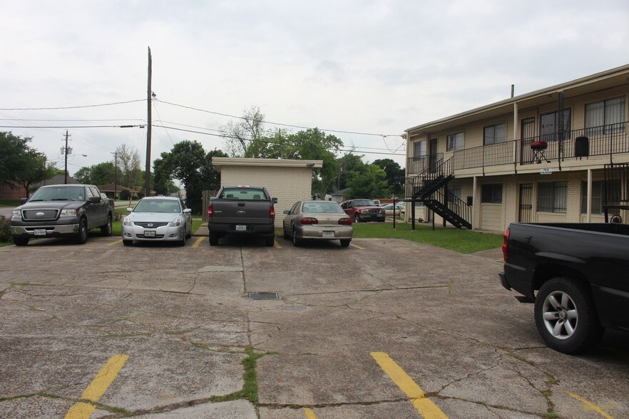 7820 Calhoun Rd, Houston, TX à vendre - Photo de l’immeuble – Image 3 sur 9