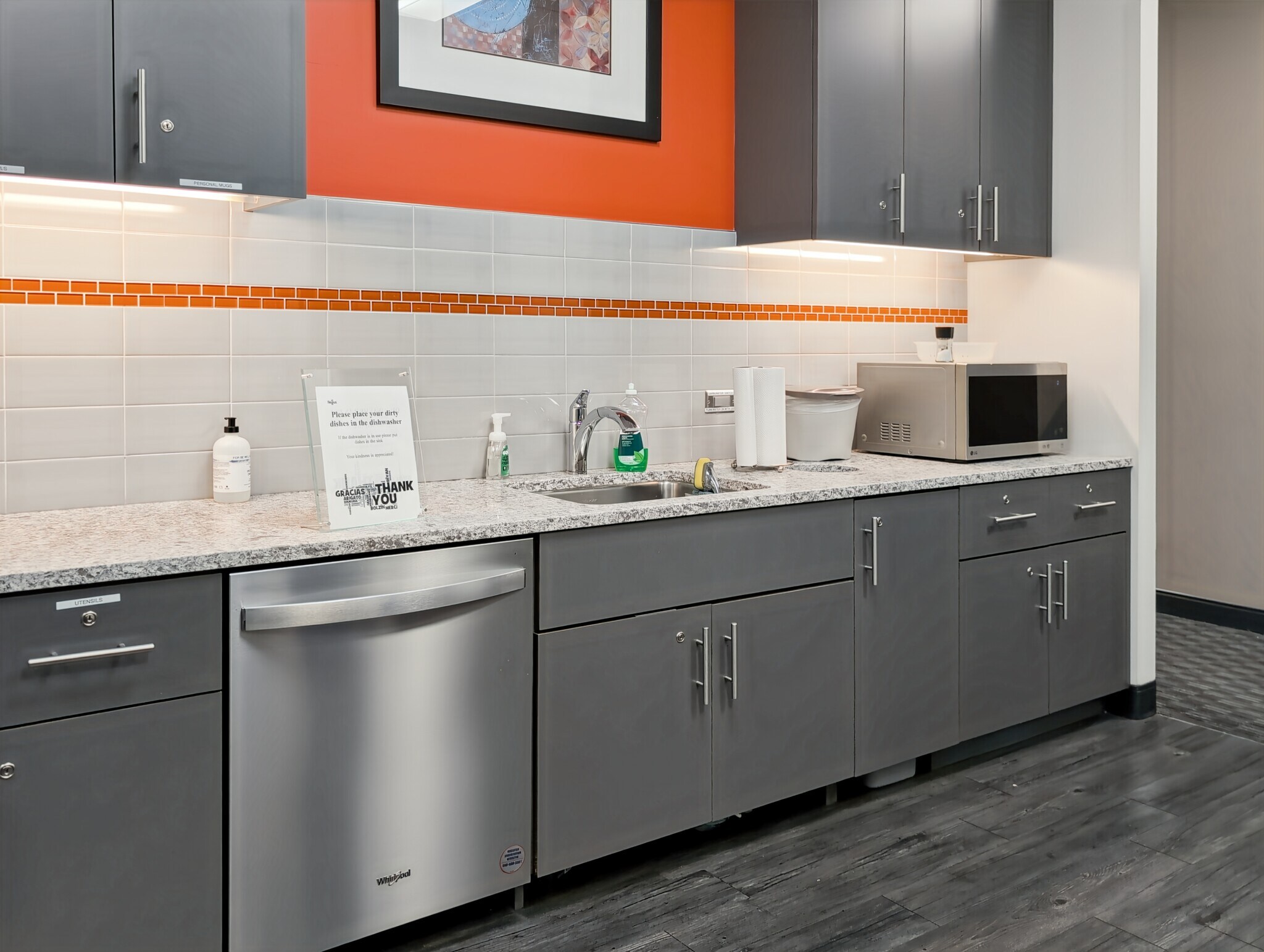 8661 201st St, Langley Twp, BC à louer Photo de l’immeuble– Image 1 sur 17