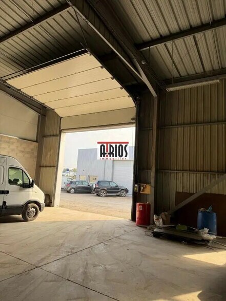 Industriel/Logistique dans Brignoles à louer - Photo de l’immeuble – Image 2 sur 7
