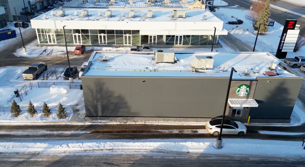 17004 107 Av NW, Edmonton, AB à louer - Photo de l’immeuble – Image 3 sur 8