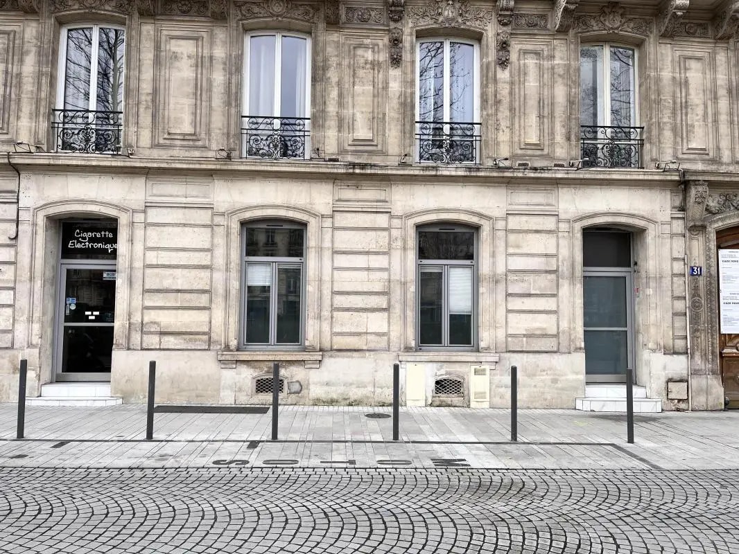 31 Avenue Charles De Gaulle, Neuilly-sur-Seine à louer Photo de l’immeuble– Image 1 sur 7