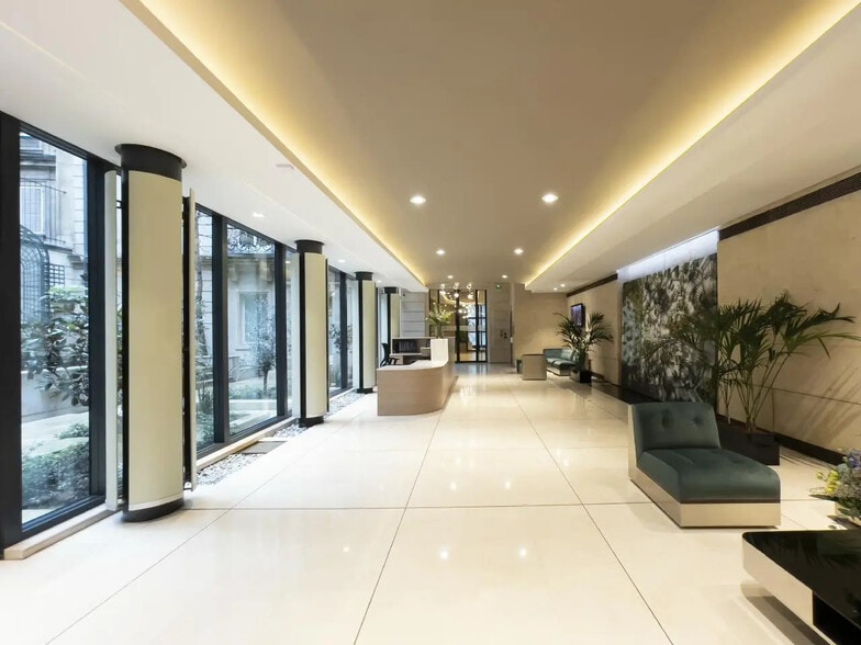 203 Rue Du Faubourg Saint-Honoré, Paris à louer - Photo de l’immeuble – Image 3 sur 24