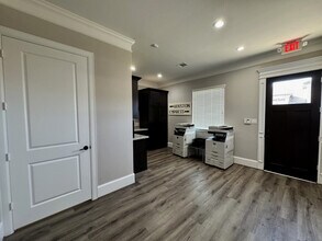 12243 Queenston Blvd, Houston, TX à louer Photo intérieure– Image 2 sur 14