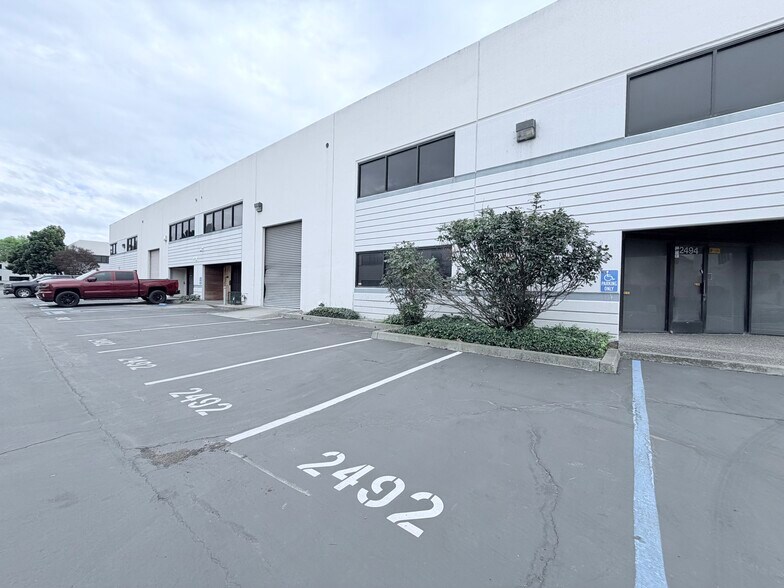 2492 Technology Dr, Hayward, CA à vendre - Photo de l’immeuble – Image 3 sur 12