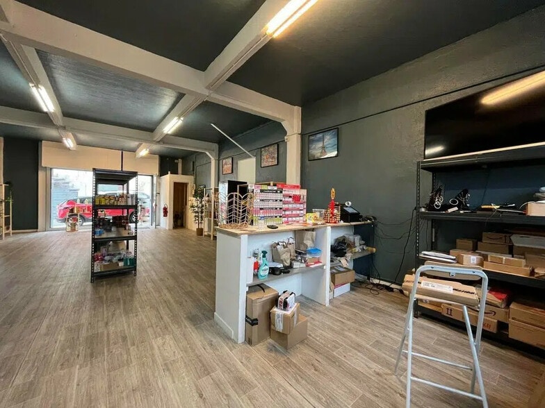 Local commercial dans Grasse à vendre - Photo de l’immeuble – Image 3 sur 4