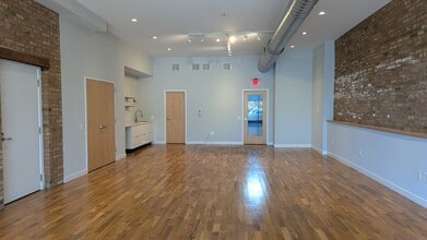 4536 N Ravenswood Ave, Chicago, IL à louer Photo intérieure– Image 2 sur 8