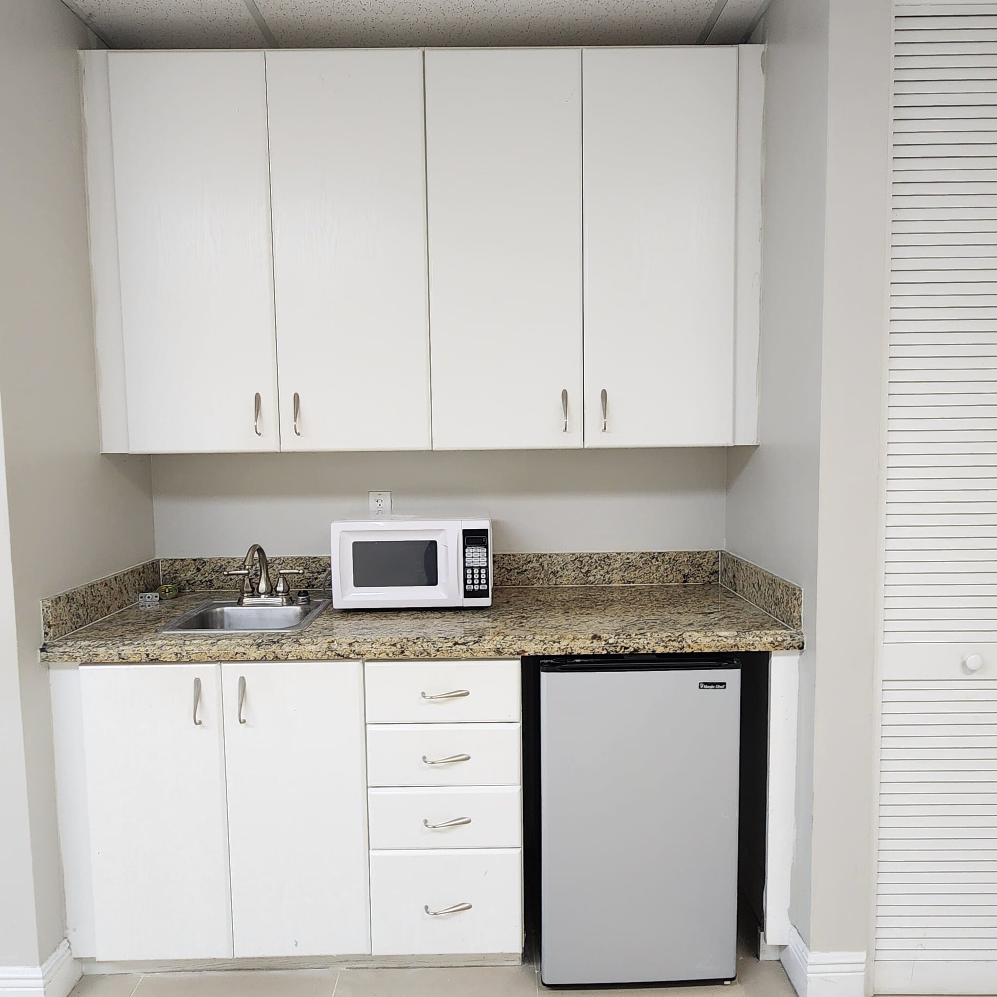 5220 S University Dr, Davie, FL à louer Photo intérieure– Image 1 sur 7