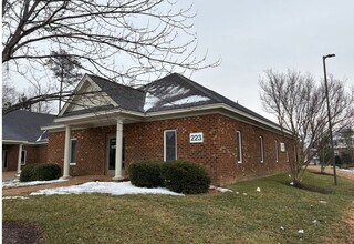 223 Bulifants Blvd, Williamsburg, VA à louer Photo de l’immeuble– Image 1 sur 14