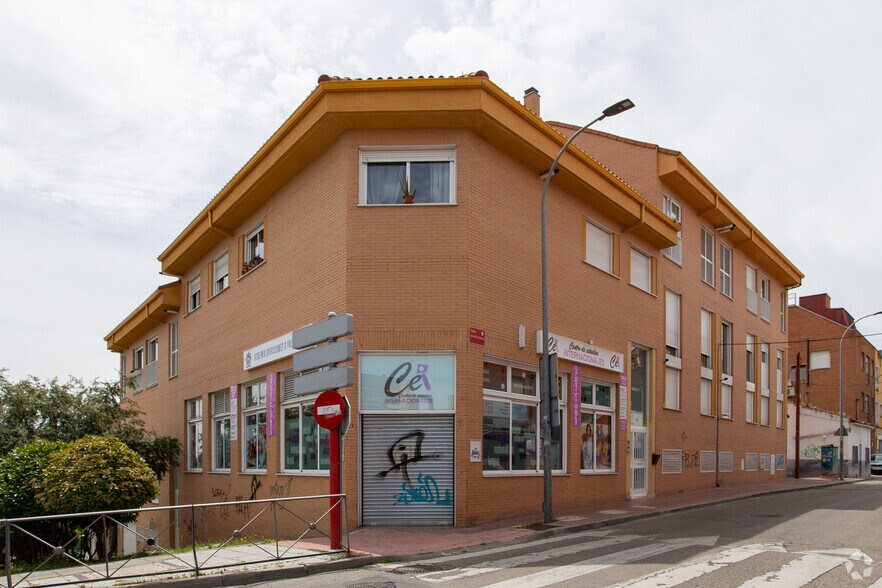 Local commercial dans San Sebastián de los Reyes, Madrid à louer - Photo principale – Image 1 sur 9