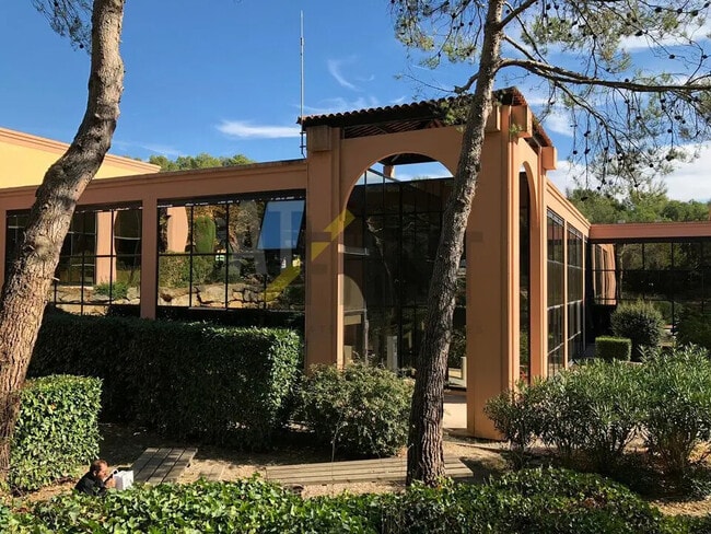 Plus de détails pour Bureau à louer