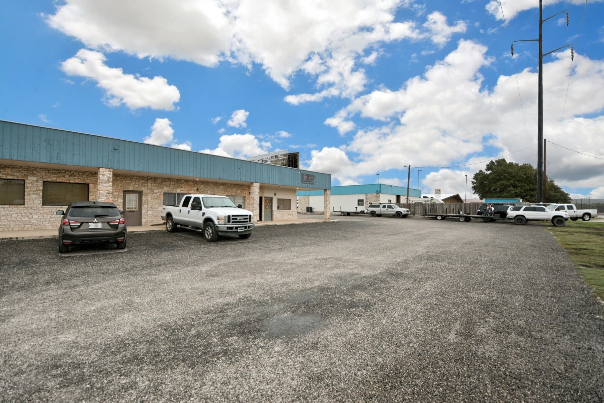 1175 FM 2673, Canyon Lake, TX à louer Photo de l’immeuble– Image 1 sur 10